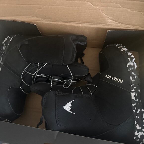 Burton Grom BOA Junior Snowboard Boots - Picture 2 of 11